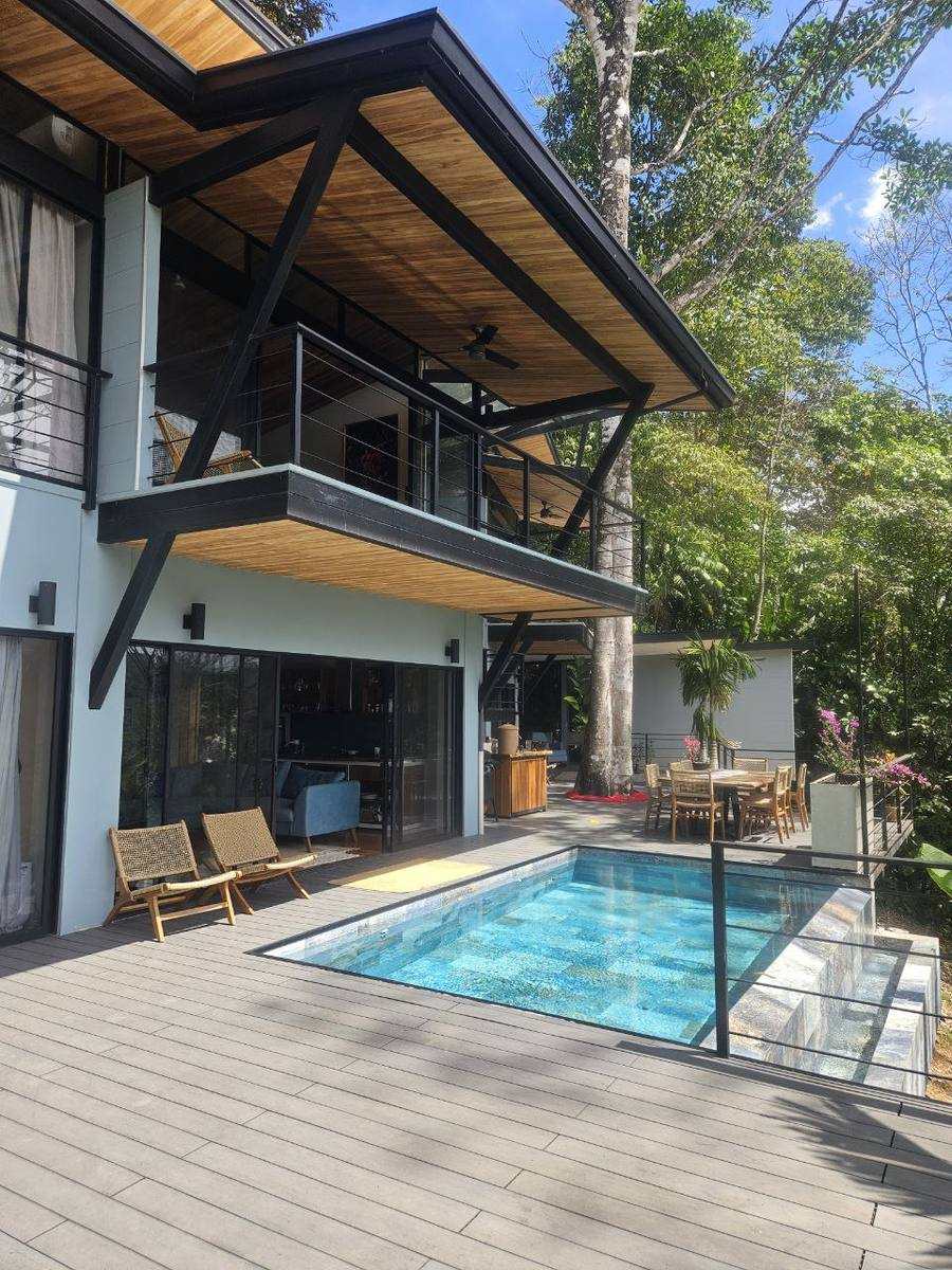 The sanctuary & pool
